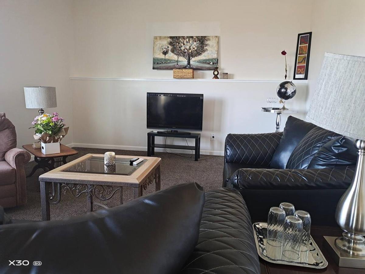 Peaceful And Spacious Lake View West Kelowna Eksteriør billede