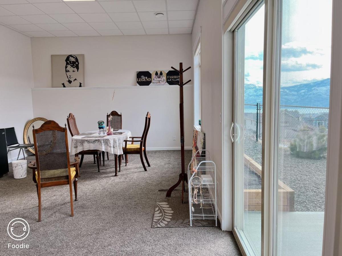Peaceful And Spacious Lake View West Kelowna Eksteriør billede