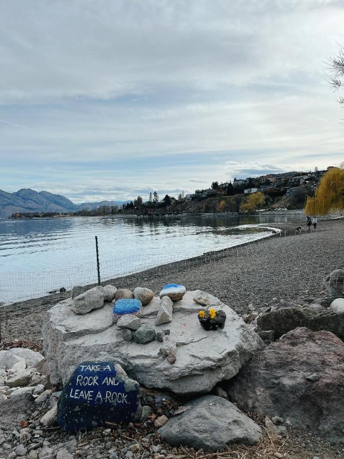 Peaceful And Spacious Lake View West Kelowna Eksteriør billede